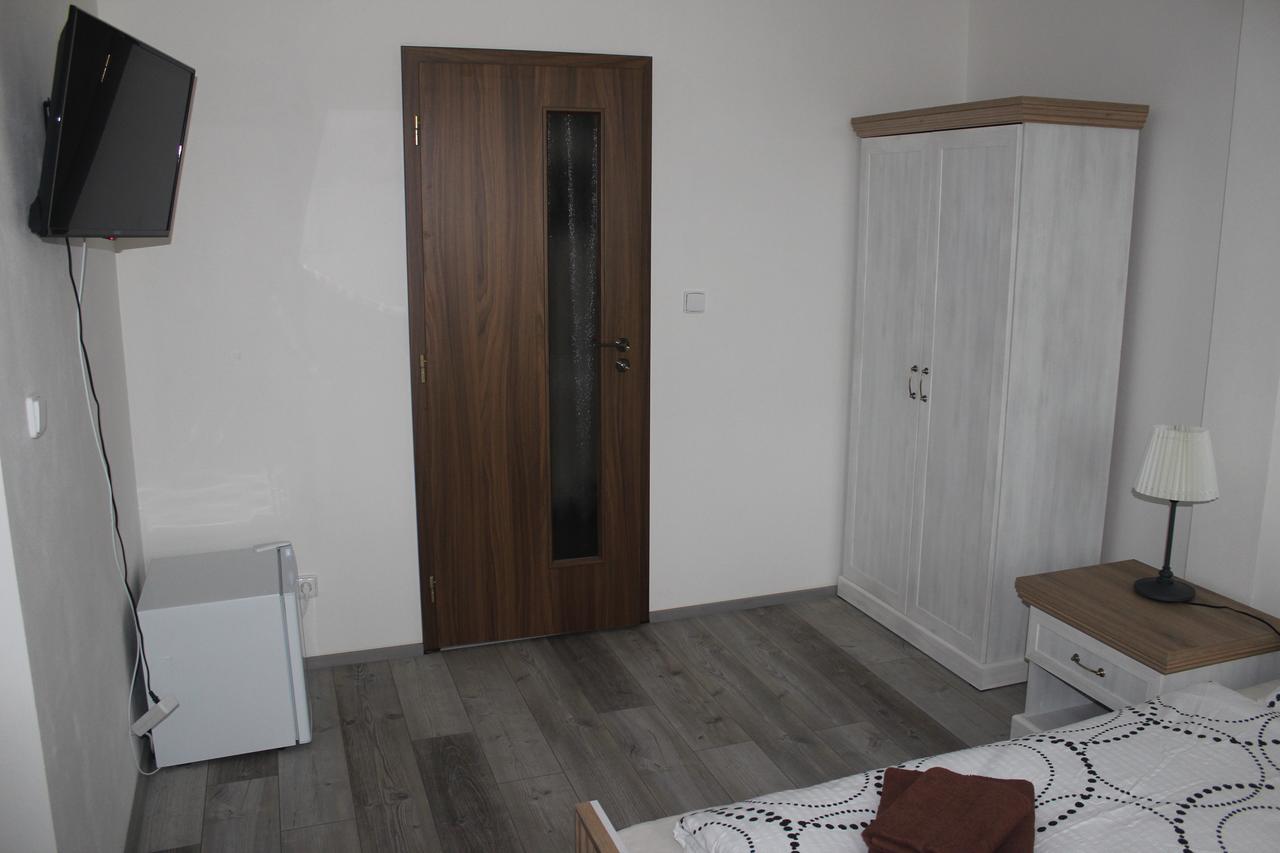 Penzion Vesely Zelezny Brod Bagian luar foto
